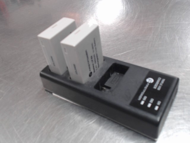 Chargeur canon avec 2 batteries