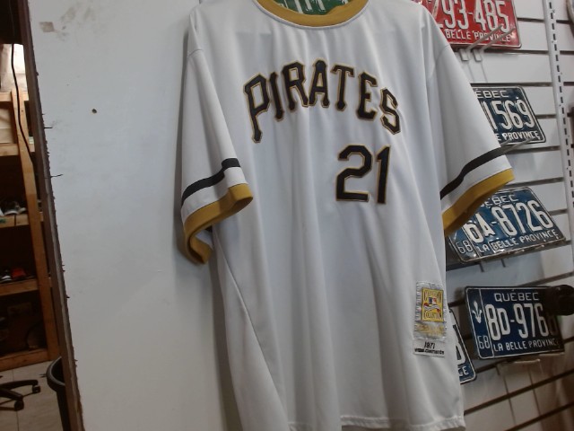 Mitchell and ness 1971 pirates 21