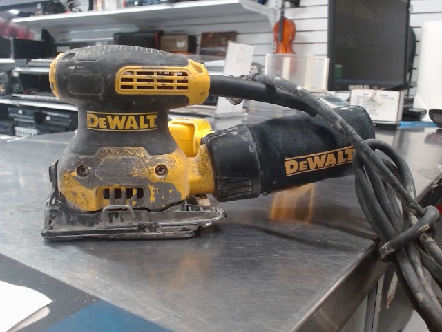 Palm sander dewalt