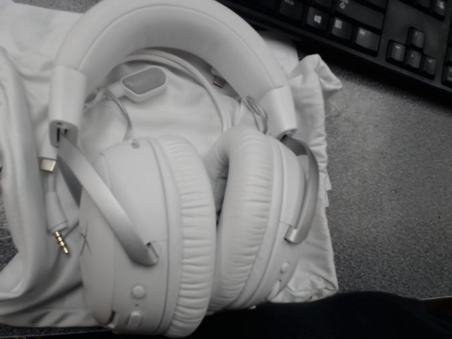 Ecouteur blanc gaming