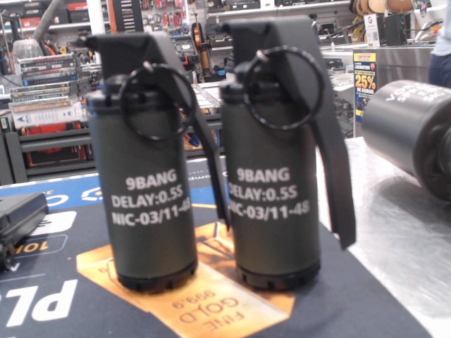 Lot de 2 grenade air soft
