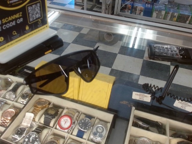 Oakley latch panel noir