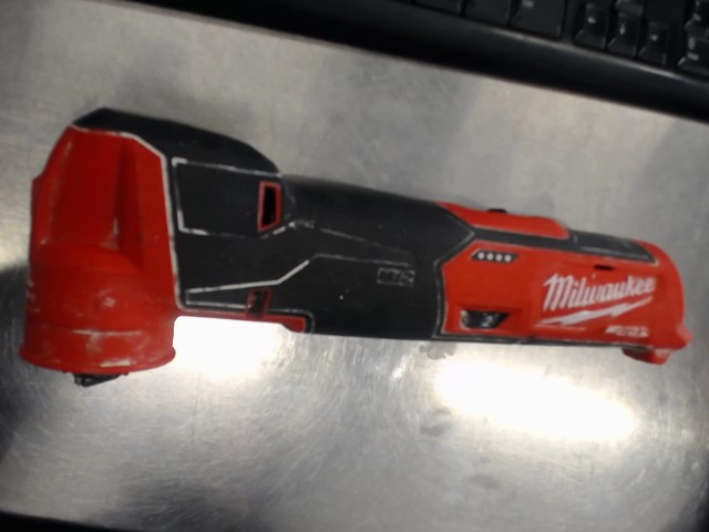 Multi-tool a batterie milwaukee