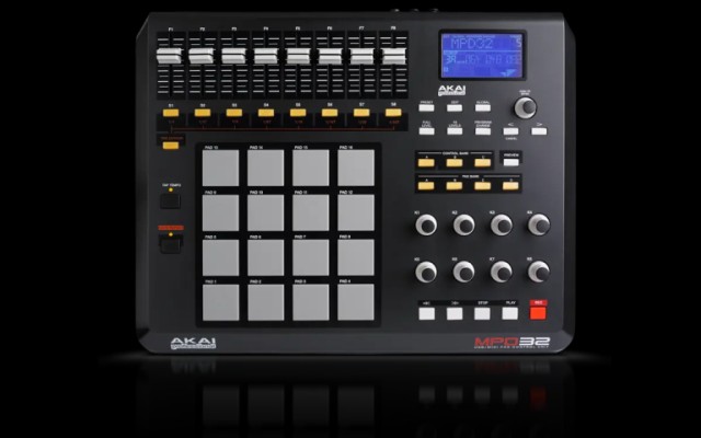 Akai pro. mpd32 usb/midi control unit