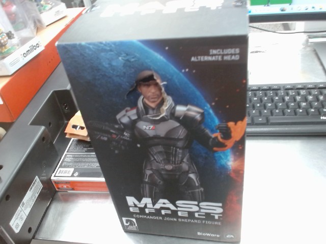 Commander john shepard figurine