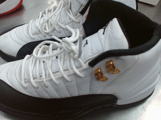 Air jordan 12 retro taxi size 8.5 w box