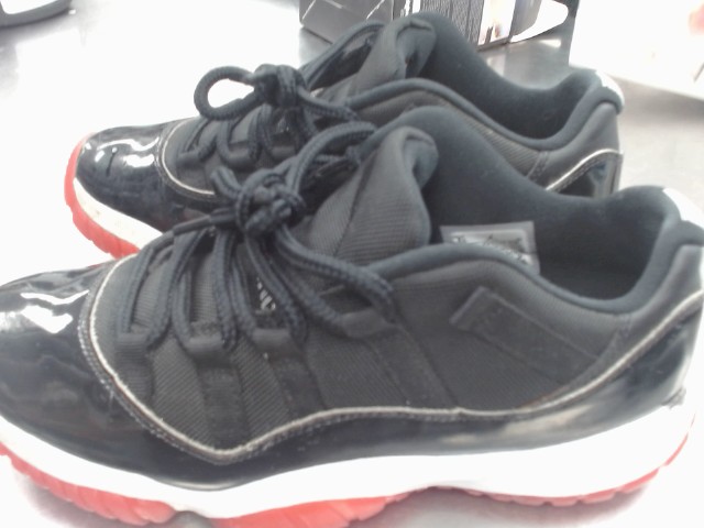 Air jordan 11 retro low bred sz 8.5nobox