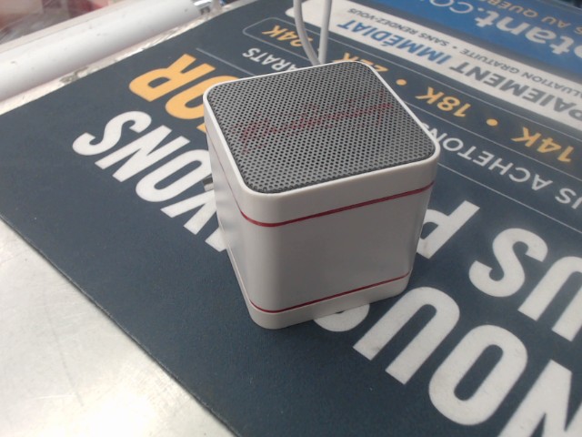 Petit haut parleur budweiser bluetooth