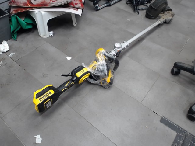 Weedeater dewalt avec batt+chargeur