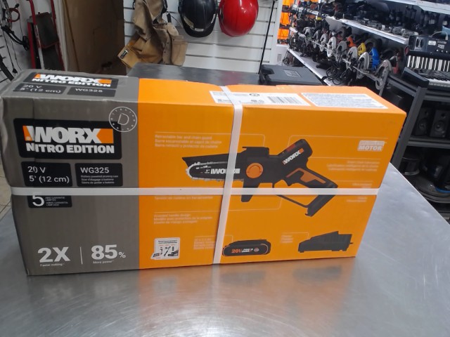 Chainsaw + batt + charg neuf ds bo