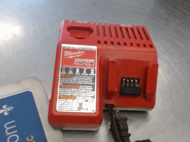 Chargeur milwaukee