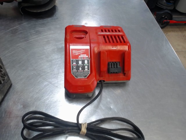 Chargeur milwaukee