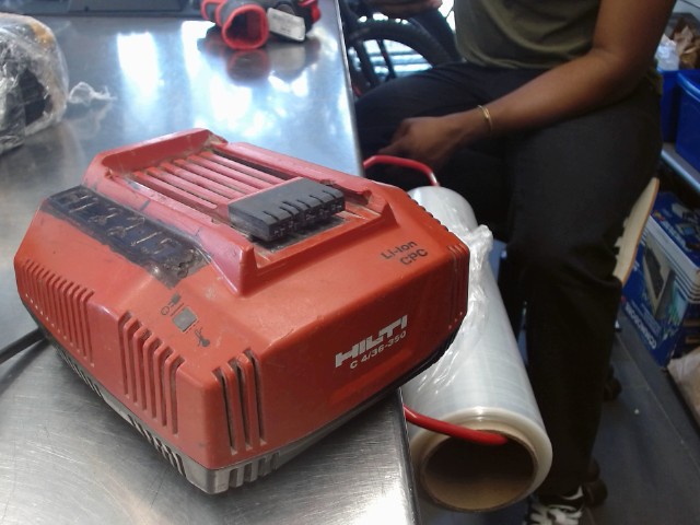 Chargeur graver at22152