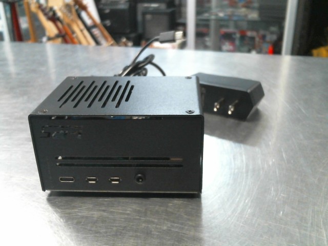 Pi 4 avec casing et psu