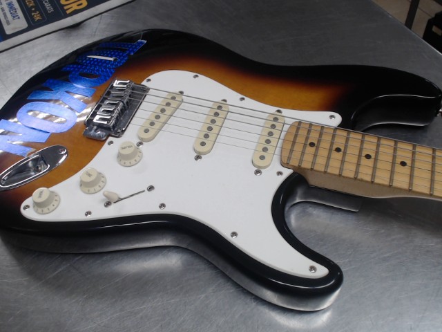 Guitare electric avec sticker