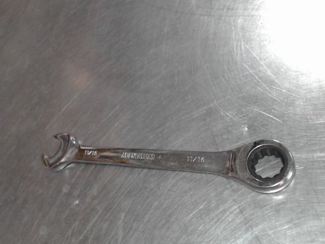 Clef rachet 11/16''