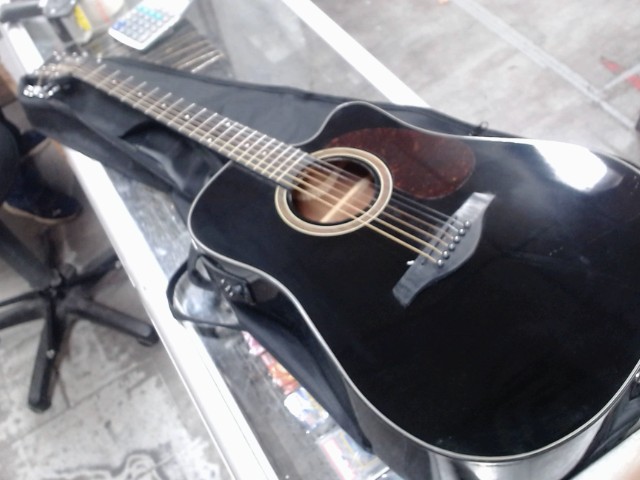 Guitare semi-accoustique+case