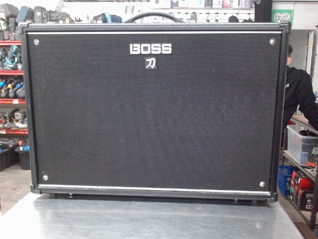 Ample guitare boss katana100