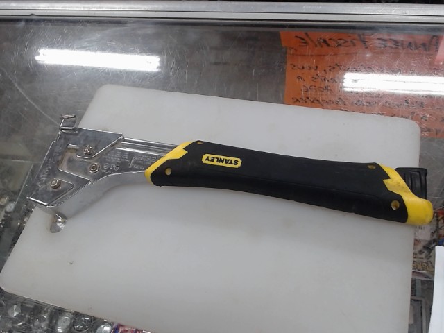 Tackeuse manuelle