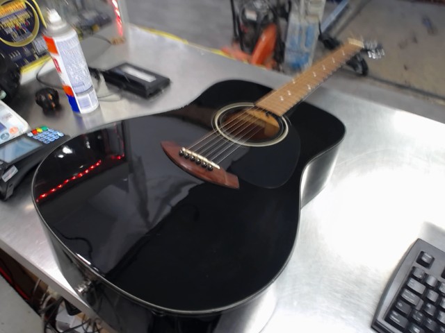Guitare accoustique fender ds case mou