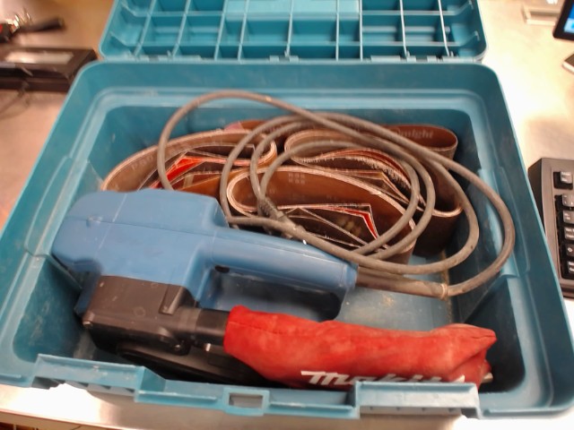 Belt sander avec plusieurs belt