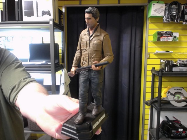 Figurine fear of walking dead