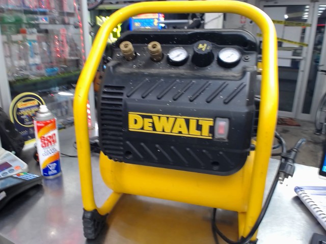 Compresseur dewalt 2.5gal