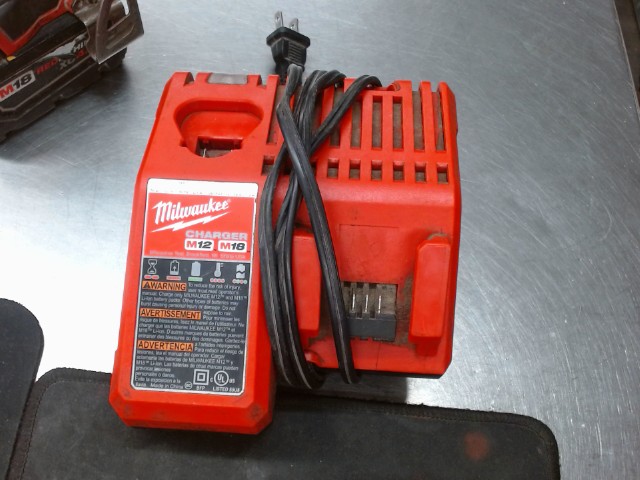 Chargeur milwaukee
