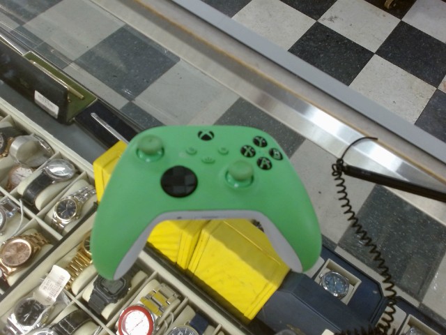 Man xbox series verte