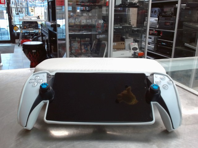 Playstation portal + case