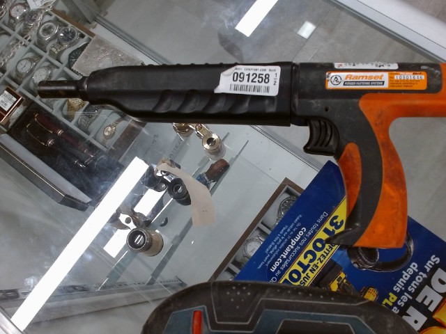 Powder fastener