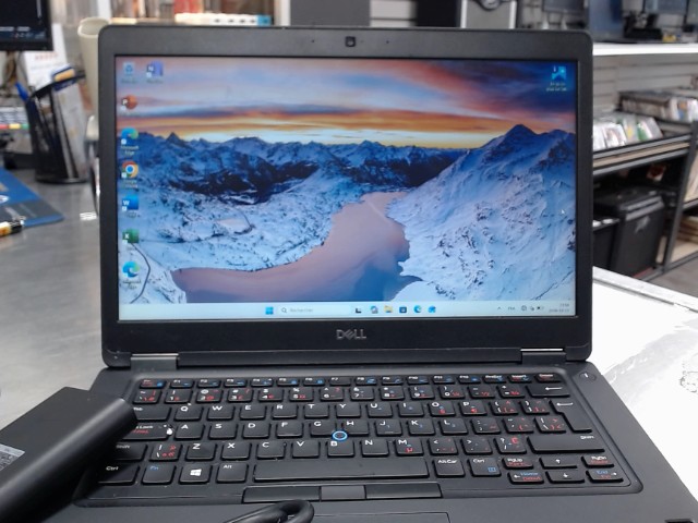 Laptop i5-8350u/8ram/239ssd