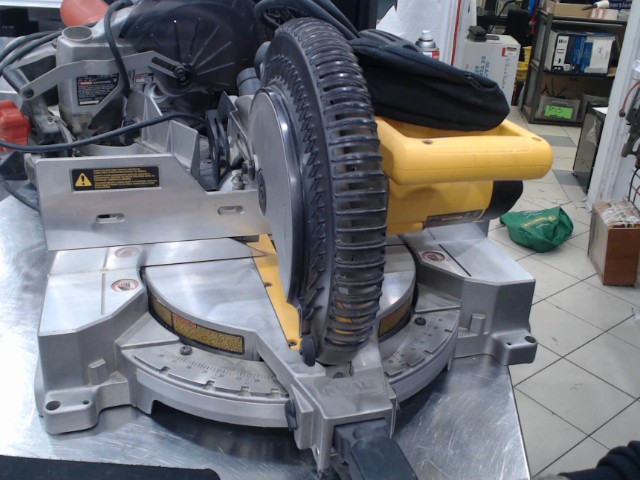Scie a onglet 10 po
