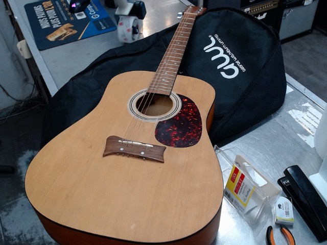 Guitare acoustic manque fil achet� ici