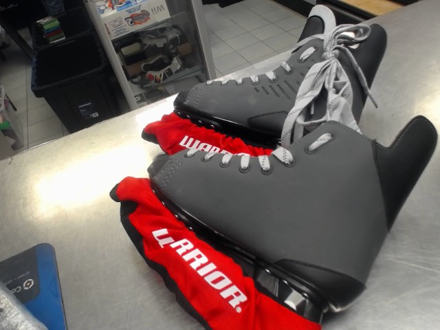 Patins a glaces avec protege lame