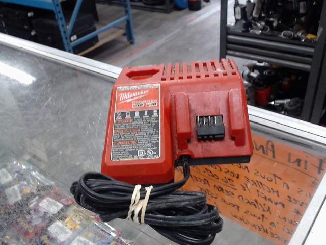 Chargeur 12v/18v �lectrique