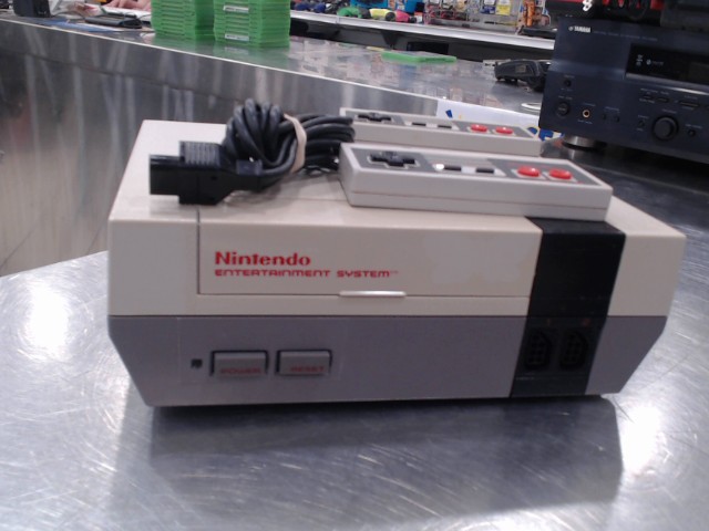 Console avec 2 manette et fils