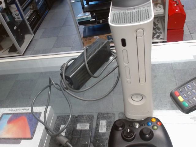 Console xbox 360 + power + manette
