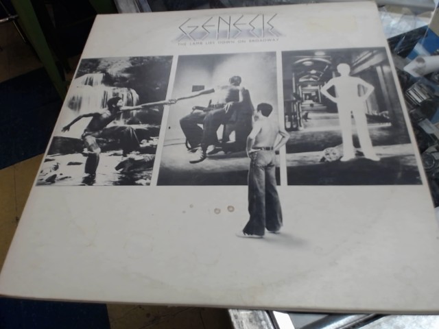 The lamb lies down on broadway vinyl