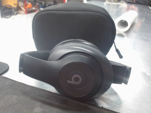 Beats pro noir avec case