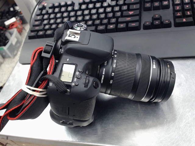 Camera avec lens et flash