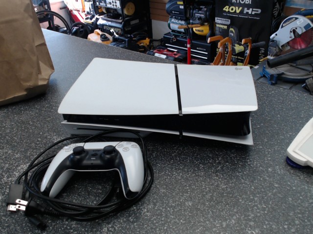 Ps5 slim a disc avec men et fils