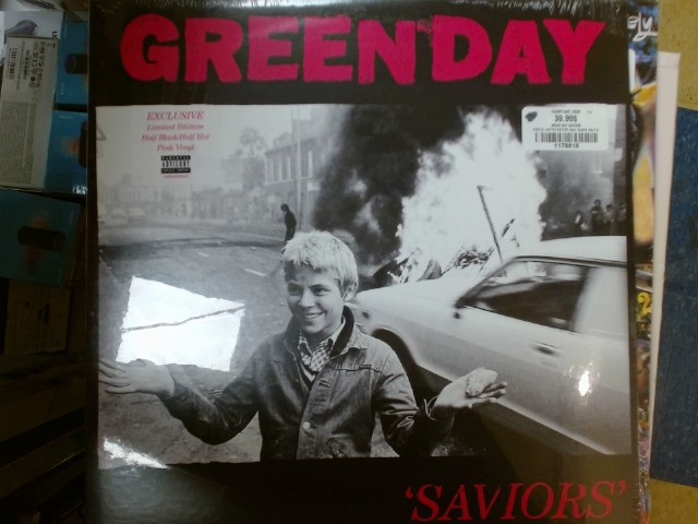 Saviors vinyl half black/hot pink