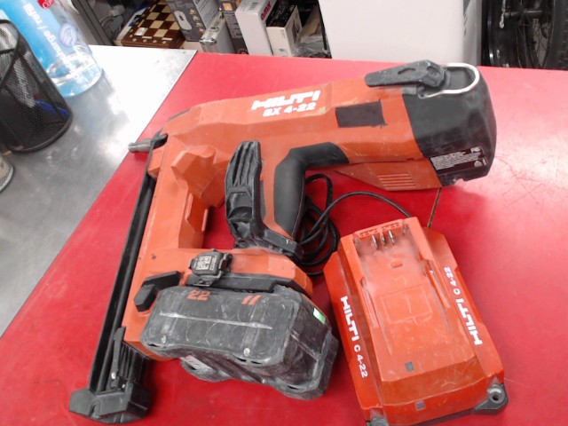 Cloueuse hilti +batterie+charg