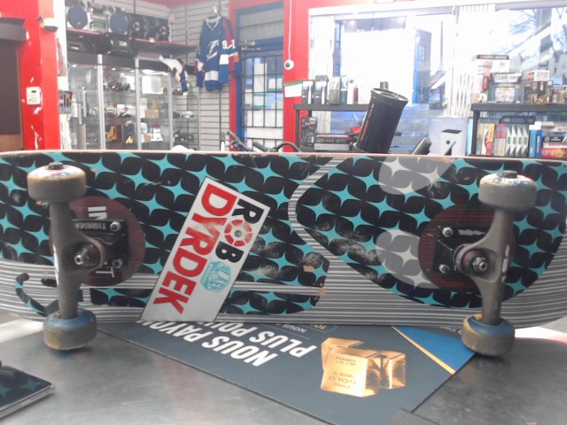 Skate avec roulette de marque