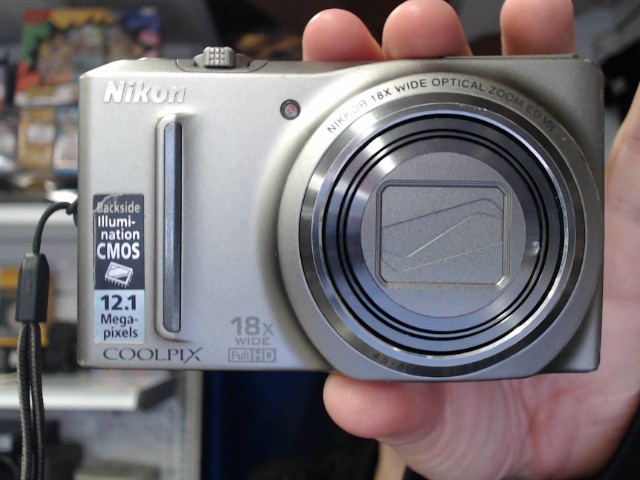 Camera 18 x zoom 12.1 mpx pas de chargeu