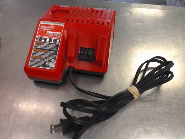 Chargeur milwaukee