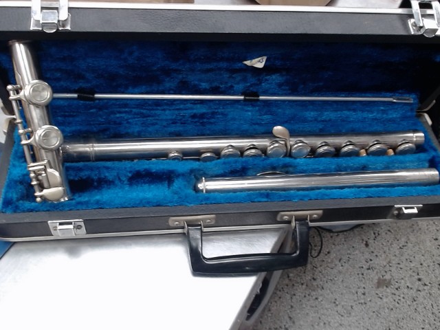 Flute traversiere en boite