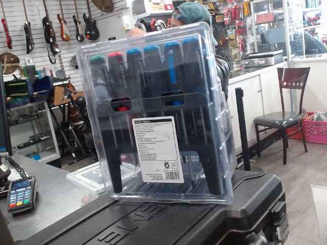Set of new screwdriver and bitset