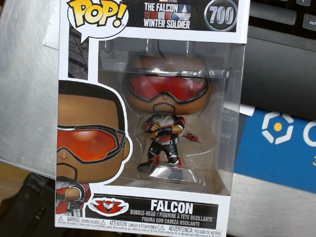 Figurine pop falcon 700